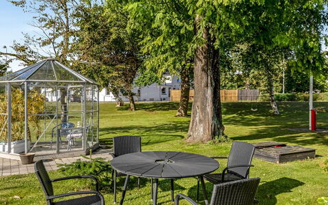 Ritha - 30Km from the Sea: Sommerhus, Backyard, Gård, Garden Bygninger, Skur, Sidespor, Udendørs Møbler, Bjælkehytte, Udendørs Struktur, Hytte