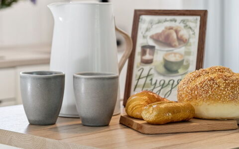 Baarde - 1.2Km from the Sea: Bordservice, Serveware, Mad, Tallerkner, Porcelæn, Ingrediens, Drinkware
