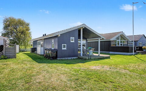 Roya - 100M from the Sea: Blå, Sommerhus, Hus, Hjem, Stuehus, Estate, Sidespor