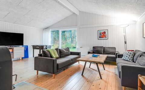 Alika - 300M from the Sea: Træ, Loft, Hjem, Værelse, Sommerhus, Hårdttræ, Stue, Trægulve, Bjælkehytte