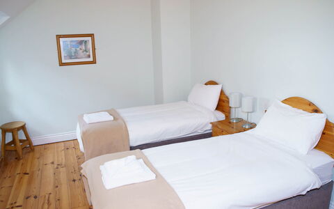 Dingle Cy (Tr4) - 3 Bed No 2: Træ, Etage, Soveværelse, Seng, Møbel, Indretning, Sengetøj, Gulvbelægning, Sengetøj, Bed Frame