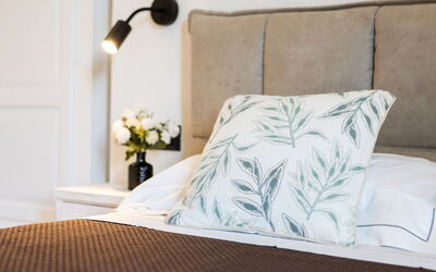 Poggio Piero 2 57.2: Seng, Møbel, Soveværelse, Sengetøj, Indretning, Sengetøj, Sengetøj, Træ, Throw Pillow, Pude
