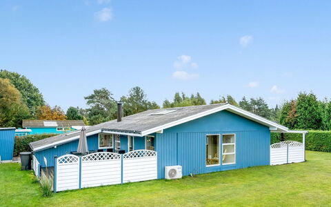 Einari - 500M from the Sea: Sommerhus, Backyard, Gård, Garden Bygninger, Skur, Sidespor, Udendørs Møbler, Bjælkehytte, Udendørs Struktur, Hytte