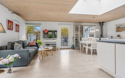 Einari - 500M from the Sea: Sommerhus, Backyard, Gård, Garden Bygninger, Skur, Sidespor, Udendørs Møbler, Bjælkehytte, Udendørs Struktur, Hytte