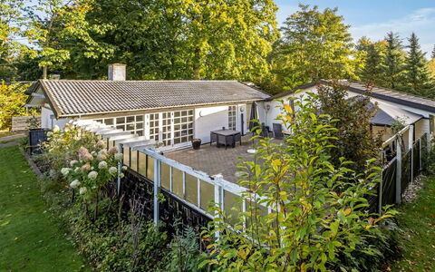 Ranka - 300M from the Sea: Sommerhus, Backyard, Gård, Garden Bygninger, Skur, Sidespor, Udendørs Møbler, Bjælkehytte, Udendørs Struktur, Hytte