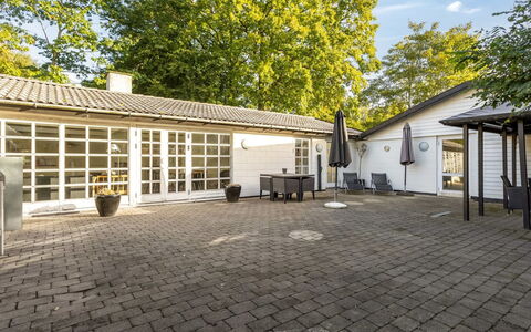 Ranka - 300M from the Sea: Sommerhus, Backyard, Gård, Garden Bygninger, Skur, Sidespor, Udendørs Møbler, Bjælkehytte, Udendørs Struktur, Hytte