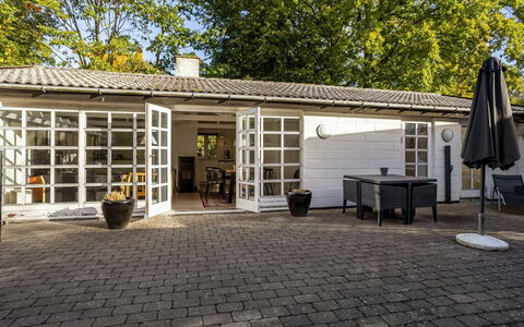 Ranka - 300M from the Sea: Sommerhus, Backyard, Gård, Garden Bygninger, Skur, Sidespor, Udendørs Møbler, Bjælkehytte, Udendørs Struktur, Hytte