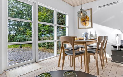 Cornel - 300M from the Sea
