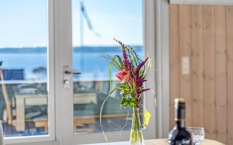 Elisabete - 600M from the Sea: Sommerhus, Backyard, Gård, Garden Bygninger, Skur, Sidespor, Udendørs Møbler, Bjælkehytte, Udendørs Struktur, Hytte