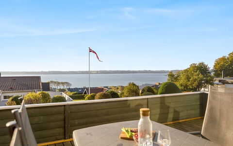 Elisabete - 600M from the Sea: Sommerhus, Backyard, Gård, Garden Bygninger, Skur, Sidespor, Udendørs Møbler, Bjælkehytte, Udendørs Struktur, Hytte
