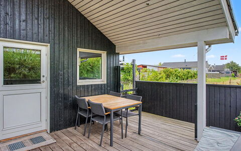 Lanica - 150M from the Sea: Sommerhus, Backyard, Gård, Garden Bygninger, Skur, Sidespor, Udendørs Møbler, Bjælkehytte, Udendørs Struktur, Hytte