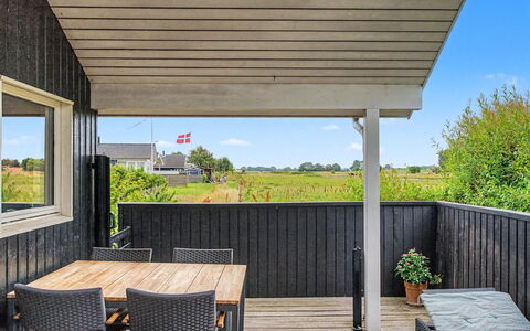 Lanica - 150M from the Sea: Sommerhus, Backyard, Gård, Garden Bygninger, Skur, Sidespor, Udendørs Møbler, Bjælkehytte, Udendørs Struktur, Hytte