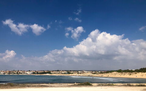 Keirat: Himmel, Blå, Daytime, Vandressourcer, Krop Af Vand, Naturligt Miljø, Strand, Horisont, Kyst
