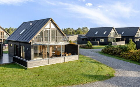 Thomine - 2.5Km from the Sea: Tag, Hjem, Sommerhus, Estate, Lawn, Landscaping, Stuehus, Sidespor, Veranda