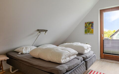 Thomine - 2.5Km from the Sea: Gulvbelægning, Etage, Loft, Indretning, Countertop, Køkken, Cabinetry, Værelse, Større Bandage, Lysarmatur