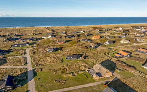Amber - 300M from the Sea: Landskab, Økoregion, Land Lot, Almindeligt, Hytte, Sand, Arkivbilleder
