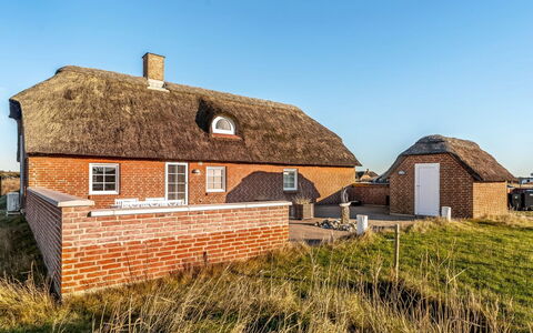 Amber - 300M from the Sea: Hus, Tag, Hjem, Sommerhus, Skur, Garden Bygninger, Sidespor, Gård, Bjælkehytte, Hytte