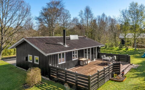 Hughlek - from the Sea: Møbel, Træ, Indretning, Gulvbelægning, Etage, Stol, Værelse, Loft, Stue, Lejlighed
