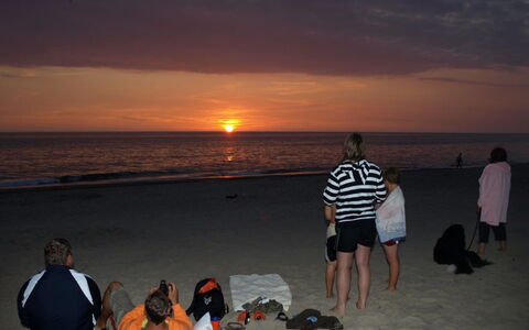 Bryngeir - 100M from the Sea: Strand, Horisont, Solnedgang, Skumring, Afterglow, Sjovt, Sommer, Kyst, Hav