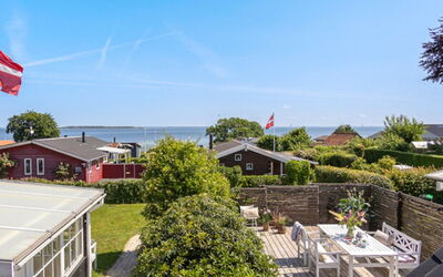 Lilie - 150M from the Sea