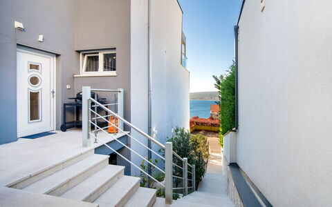 Bella: Lejlighed, Gelænder, Altan, Hav, Trappe, Ocean, Eco Hotel, Villa, Baluster, Aluminium