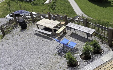 Aschau im Zillertal 675: Møbel, Udendørs Møbler, Bord, Udendørs Bord, Stol, Picnic Bord, Have, Skygge, Backyard, Bænk