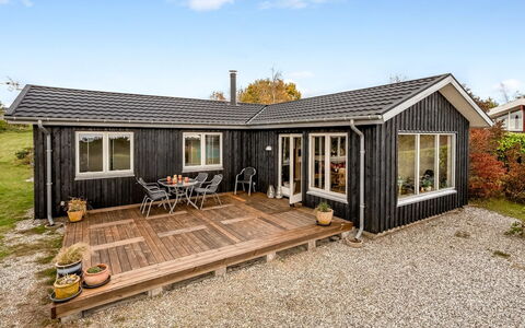 Benite - 600M from the Sea: Sommerhus, Backyard, Gård, Garden Bygninger, Skur, Sidespor, Udendørs Møbler, Bjælkehytte, Udendørs Struktur, Hytte