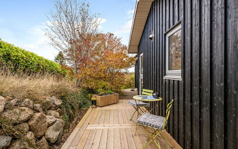 Benite - 600M from the Sea: Sommerhus, Backyard, Gård, Garden Bygninger, Skur, Sidespor, Udendørs Møbler, Bjælkehytte, Udendørs Struktur, Hytte