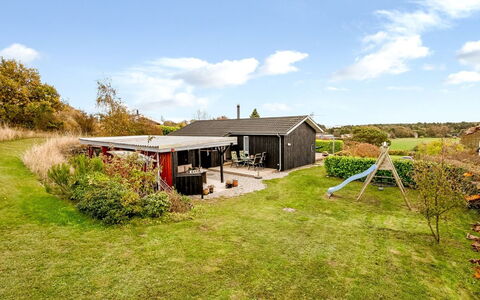 Benite - 600M from the Sea: Sommerhus, Backyard, Gård, Garden Bygninger, Skur, Sidespor, Udendørs Møbler, Bjælkehytte, Udendørs Struktur, Hytte