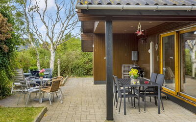 Naema - 500M from the Sea