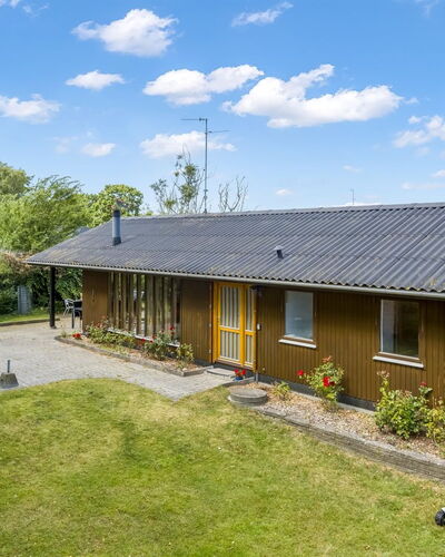 Naema - 500M from the Sea