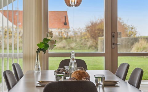 Terne - 90M from the Sea: Indretning, Møbel, Træ, Loft, Lysarmatur, Lysekrone, Køkken & Spisebord, Stol, Spisestue, Bord