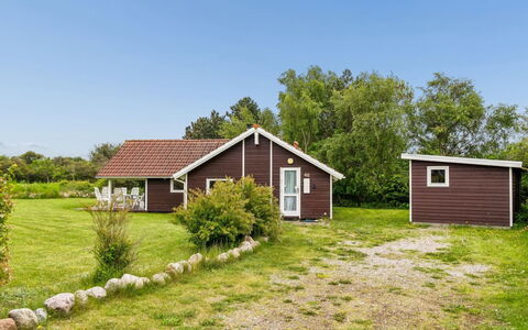 Terne - 90M from the Sea: Bygning, Græs, Hus, Hjem, Sommerhus, Tag, Land Lot, Landdistrikt, Dør, Menneskelig Bosættelse
