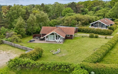 Terne - 90M from the Sea: Sommerhus, Backyard, Gård, Garden Bygninger, Skur, Sidespor, Udendørs Møbler, Bjælkehytte, Udendørs Struktur, Hytte