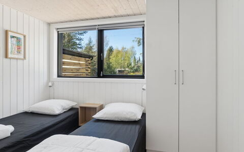 Antonina - 775M from the Sea: Træ, Indretning, Soveværelse, Etage, Gulvbelægning, Loft, Seng, Bed Frame, Værelse, Sengetøj