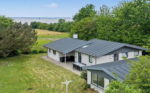 Sigbrit - 100M from the Sea: Tag, Hus, Hjem, Sommerhus, Sidespor, Estate, Indkørsel, Garden Bygninger, Gård, Skur