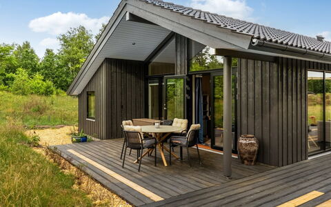Jelisaveta - 45Km from the Sea: Sommerhus, Backyard, Gård, Garden Bygninger, Skur, Sidespor, Udendørs Møbler, Bjælkehytte, Udendørs Struktur, Hytte