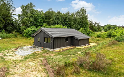 Jelisaveta - 45Km from the Sea: Sommerhus, Backyard, Gård, Garden Bygninger, Skur, Sidespor, Udendørs Møbler, Bjælkehytte, Udendørs Struktur, Hytte