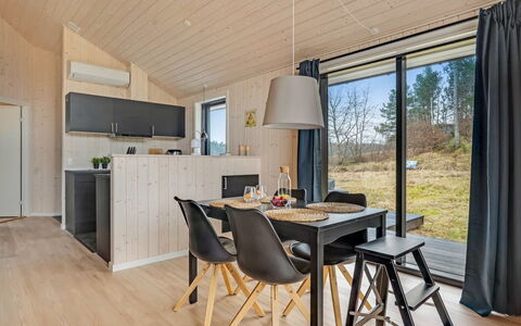 Jelisaveta: Boligområde, Busk, Hus, Hjem, Have, Estate, Skygge, Landscaping, Lawn
