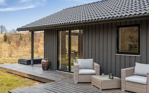 Jelisaveta: Boligområde, Busk, Hus, Hjem, Have, Estate, Skygge, Landscaping, Lawn