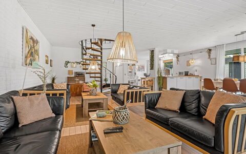 Gia - 500M from the Sea: Tag, Hus, Hjem, Sommerhus, Dør, Sidespor, Dæk, Veranda, Planke, Hårdttræ