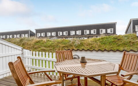 Benthe - 100M to the Fjord: Sommerhus, Backyard, Gård, Garden Bygninger, Skur, Sidespor, Udendørs Møbler, Bjælkehytte, Udendørs Struktur, Hytte