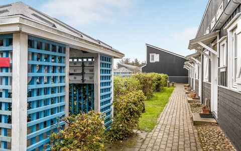Benthe - 100M to the Fjord: Sommerhus, Backyard, Gård, Garden Bygninger, Skur, Sidespor, Udendørs Møbler, Bjælkehytte, Udendørs Struktur, Hytte