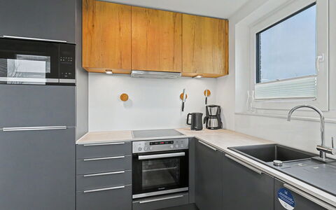 Komfortzone: Køkken, Køkken Apparat, Countertop, Cabinetry, Større Bandage, Gulvbelægning, Husholdningsapparat, Træ, Indretning, Køkkenvask