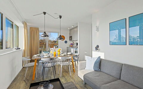 Seeflair: Møbel, Indretning, Lejlighed, Gulvbelægning, Loft, Etage, Værelse, Couch, Stol, Stue