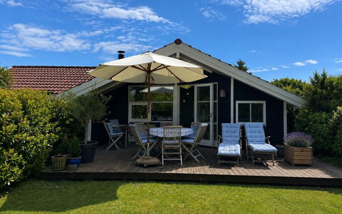 Lirim - 400M from the Sea: Møbel, Hjem, Sommerhus, Stol, Skygge, Udendørs Møbler, Veranda, Udvej, Estate, Eco Hotel