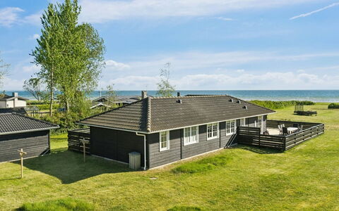 Dietke - 85M from the Sea: Blå, Sommerhus, Hus, Hjem, Stuehus, Estate, Sidespor