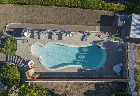 Villa Caroline, Private Pool and Seaview: Blå, Svømmepøl, Udvej, Udendørs Møbler, Fritid, Kompositmateriale, Water Feature, Skygge, Eco Hotel, Landscaping