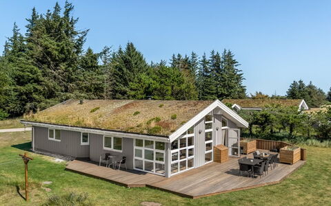 Melita - 2Km from the Sea: Blå, Busk, Sommerhus, Bunddække, Have, Estate, Skygge, Landscaping, Stuehus, Eco Hotel