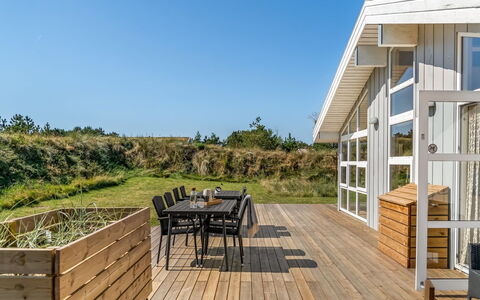 Melita - 2Km from the Sea: Blå, Busk, Sommerhus, Bunddække, Have, Estate, Skygge, Landscaping, Stuehus, Eco Hotel